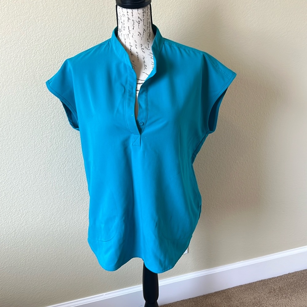 Figs teal Rafael’a modern boxy scrub top, size medium